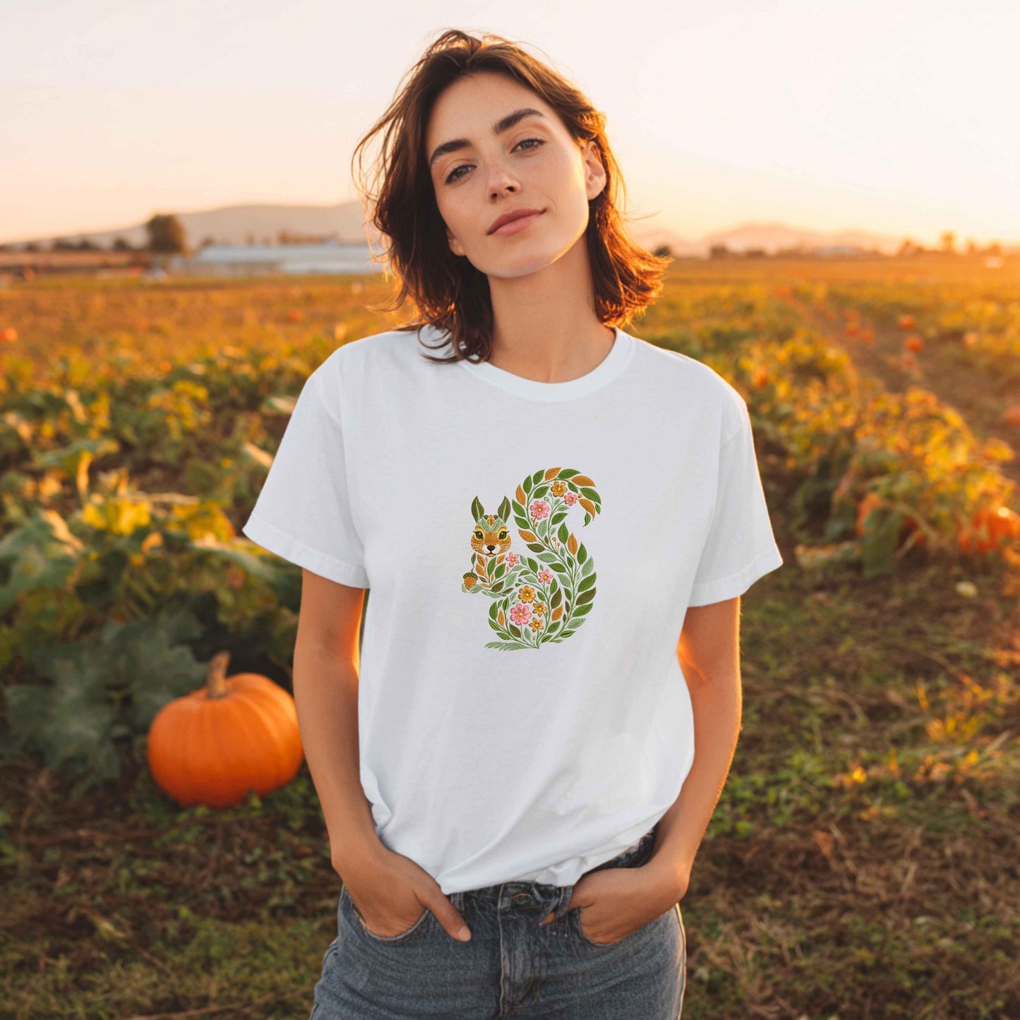 Floral Squirrel Machine Embroidery Design, Floral and Botanical Embroidery, Autumn Squirrel with Acorn Embroidery Pattern for Fall Decor PES