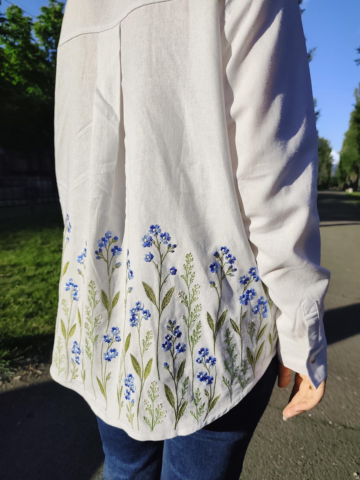Forget-Me-Not Machine Embroidery Design – Elegant Floral Pattern for DIY Projects